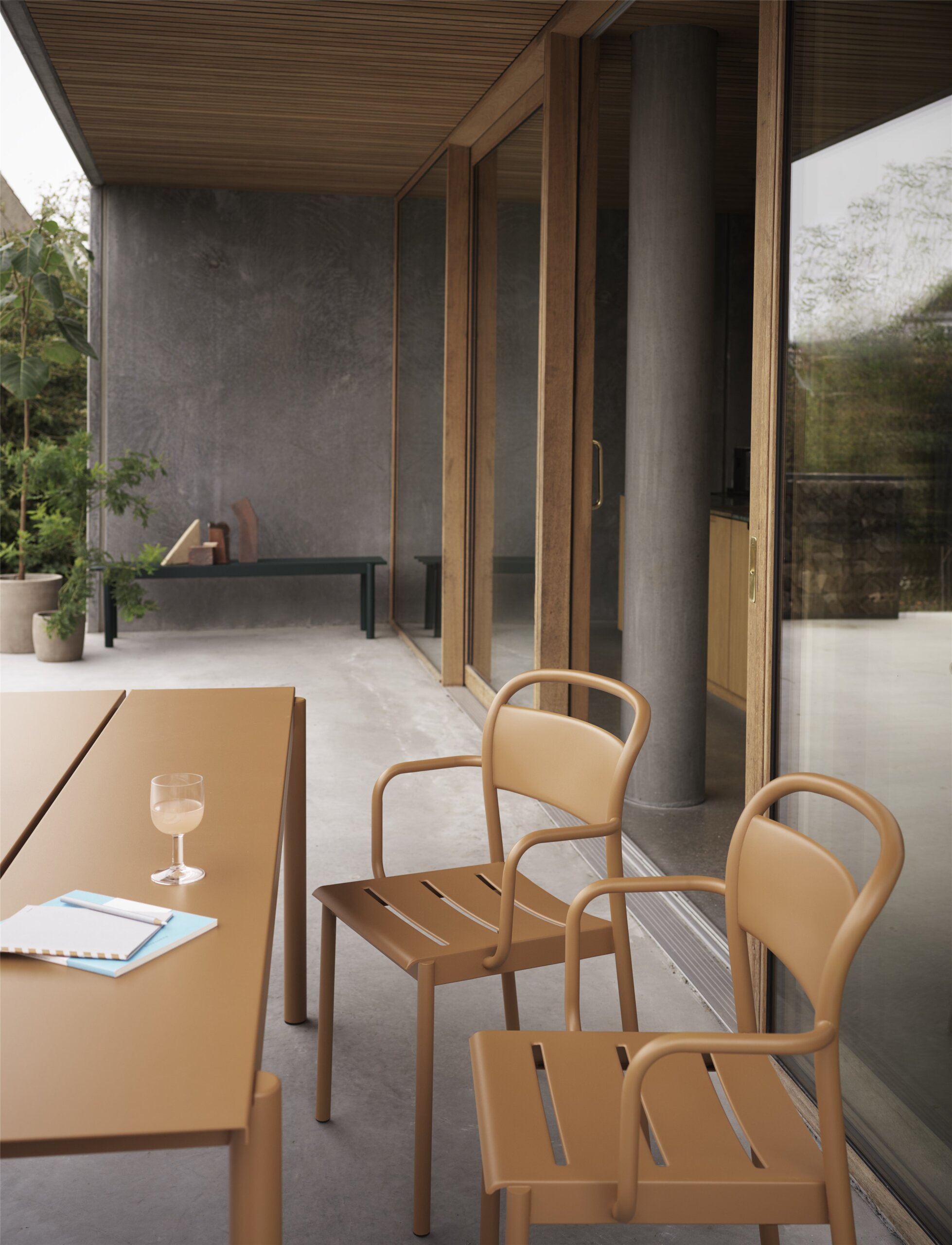 linear-steel-armchair-linear-steel-table-200-cm-burnt-orange-linear-steel-bench-dark-green-muuto-org_150.jpg